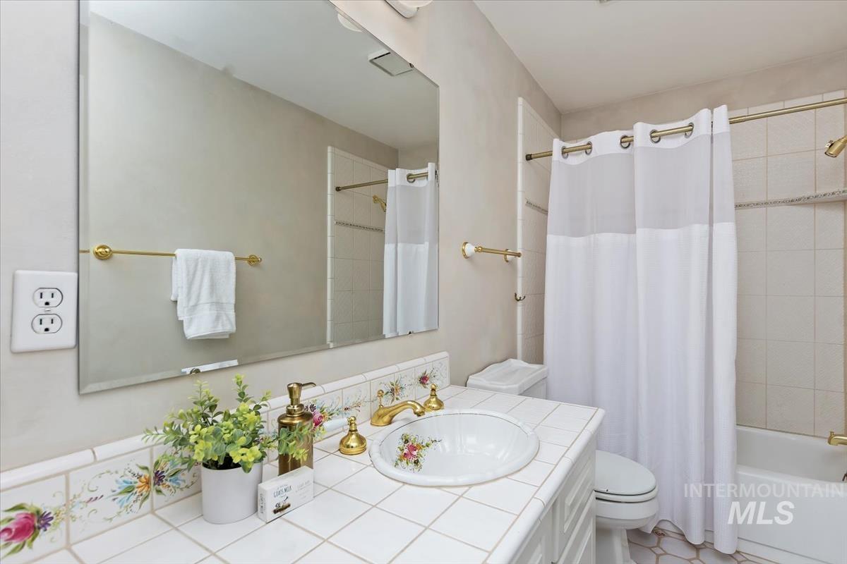 2057 S White Pine Lane