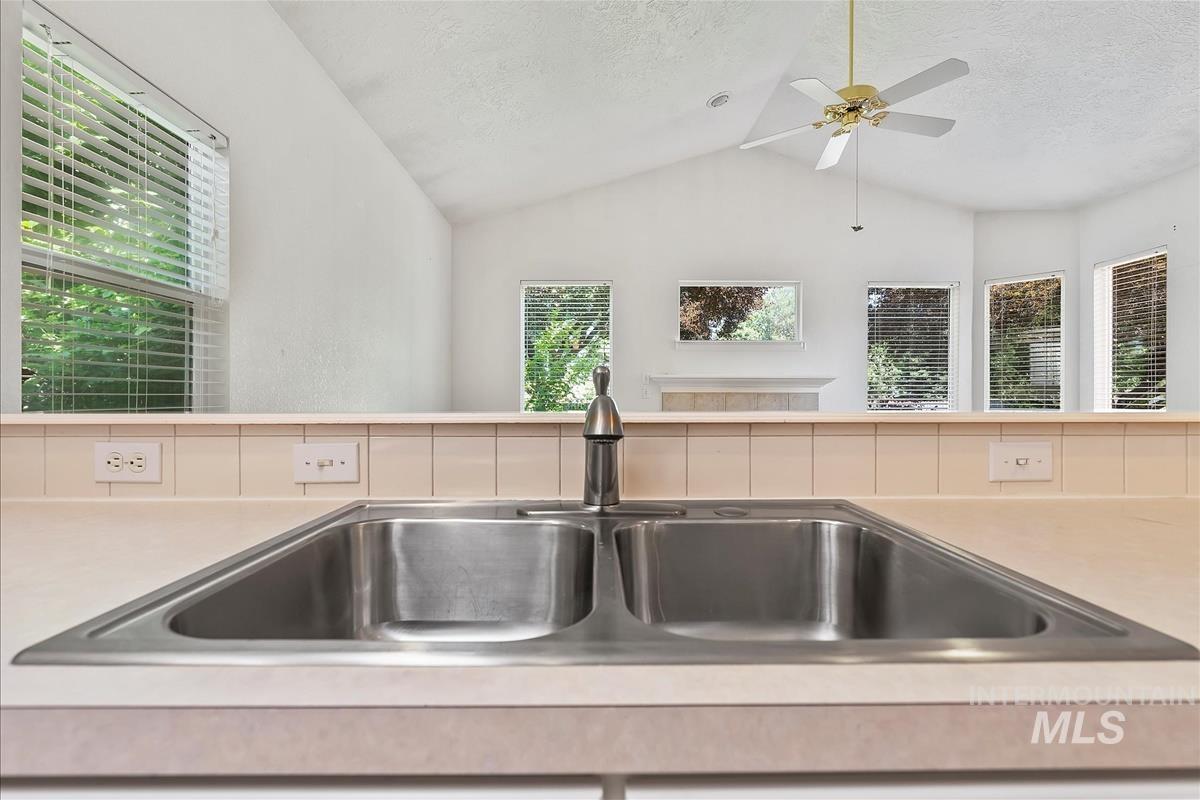 12370 W Meadow Wood Dr