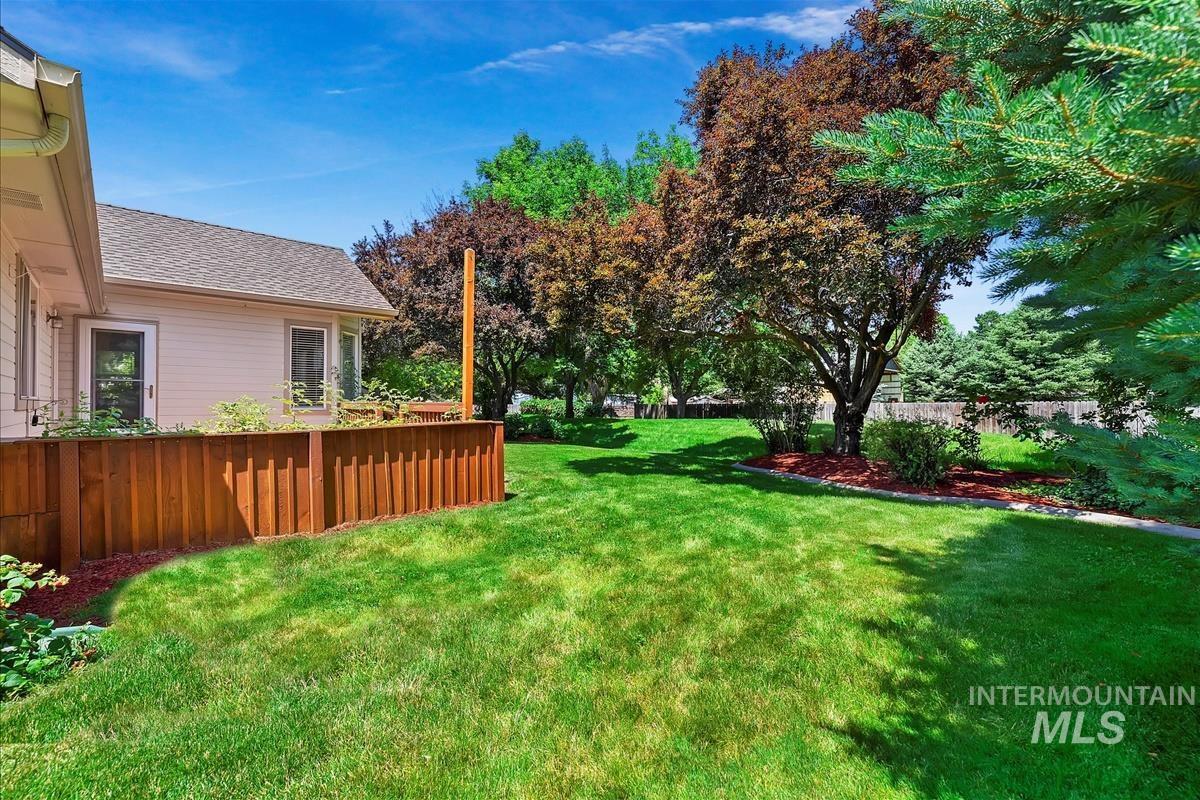 12370 W Meadow Wood Dr