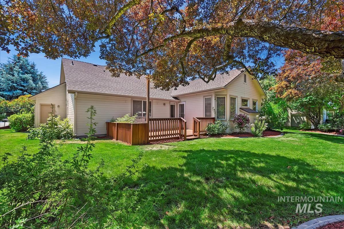 12370 W Meadow Wood Dr