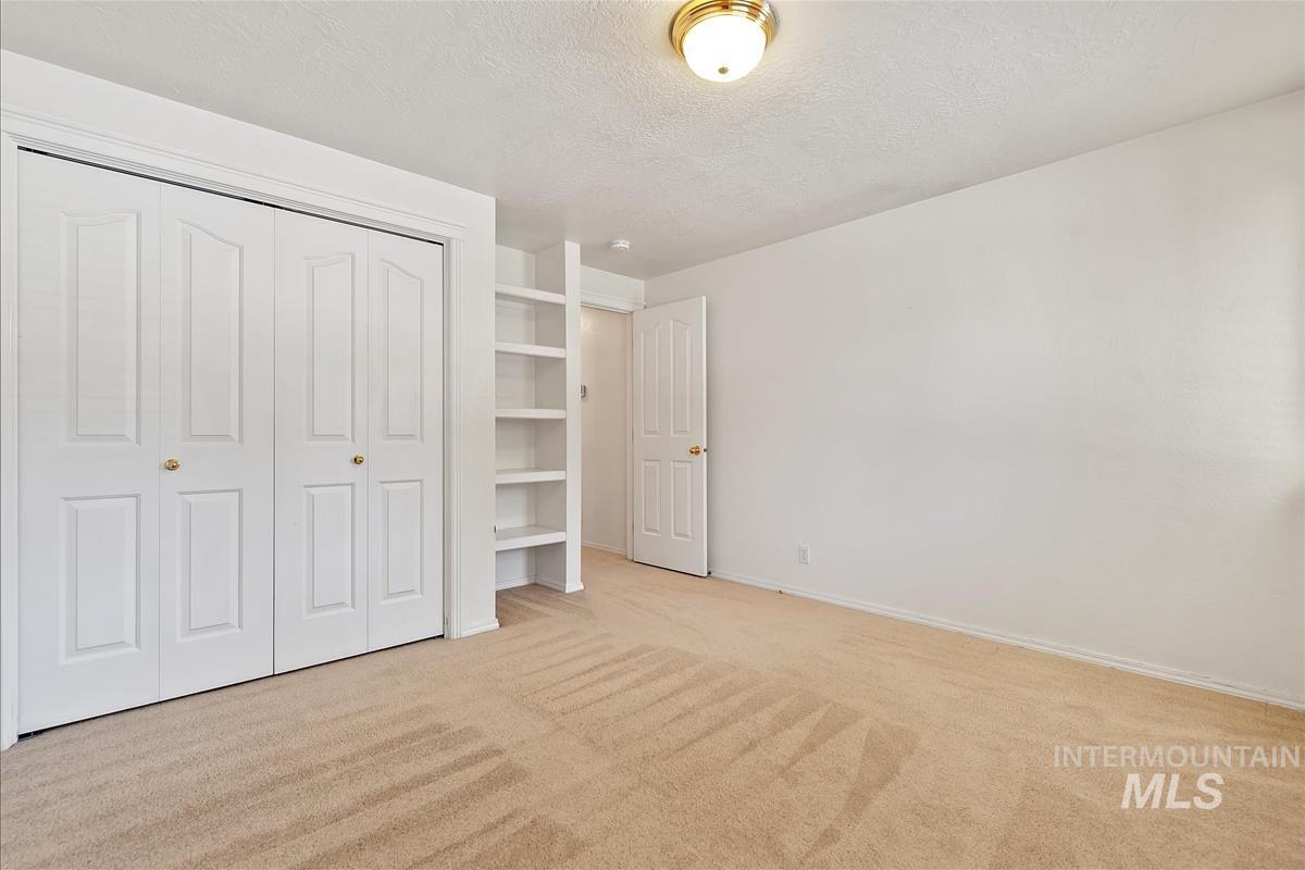 12370 W Meadow Wood Dr