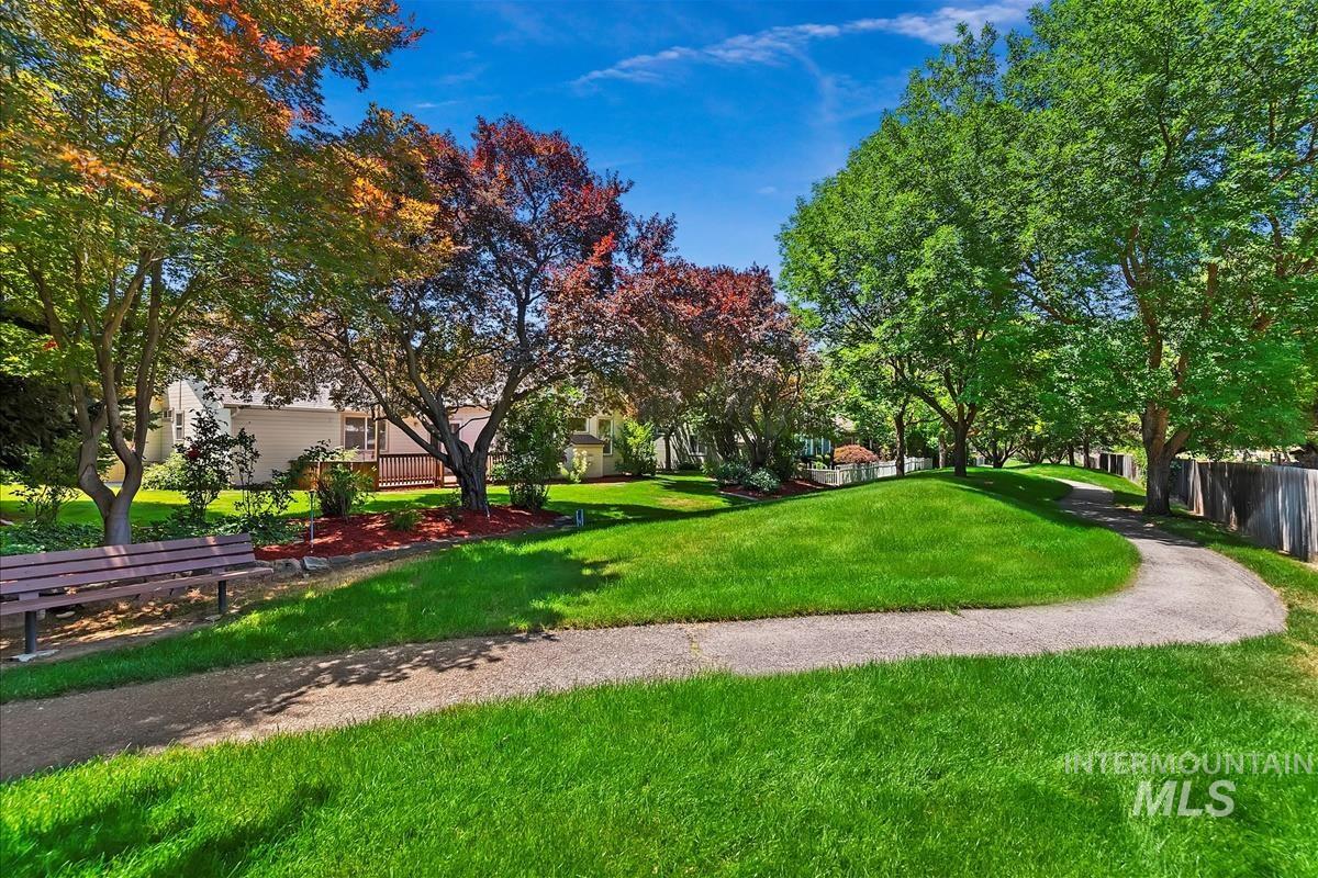 12370 W Meadow Wood Dr