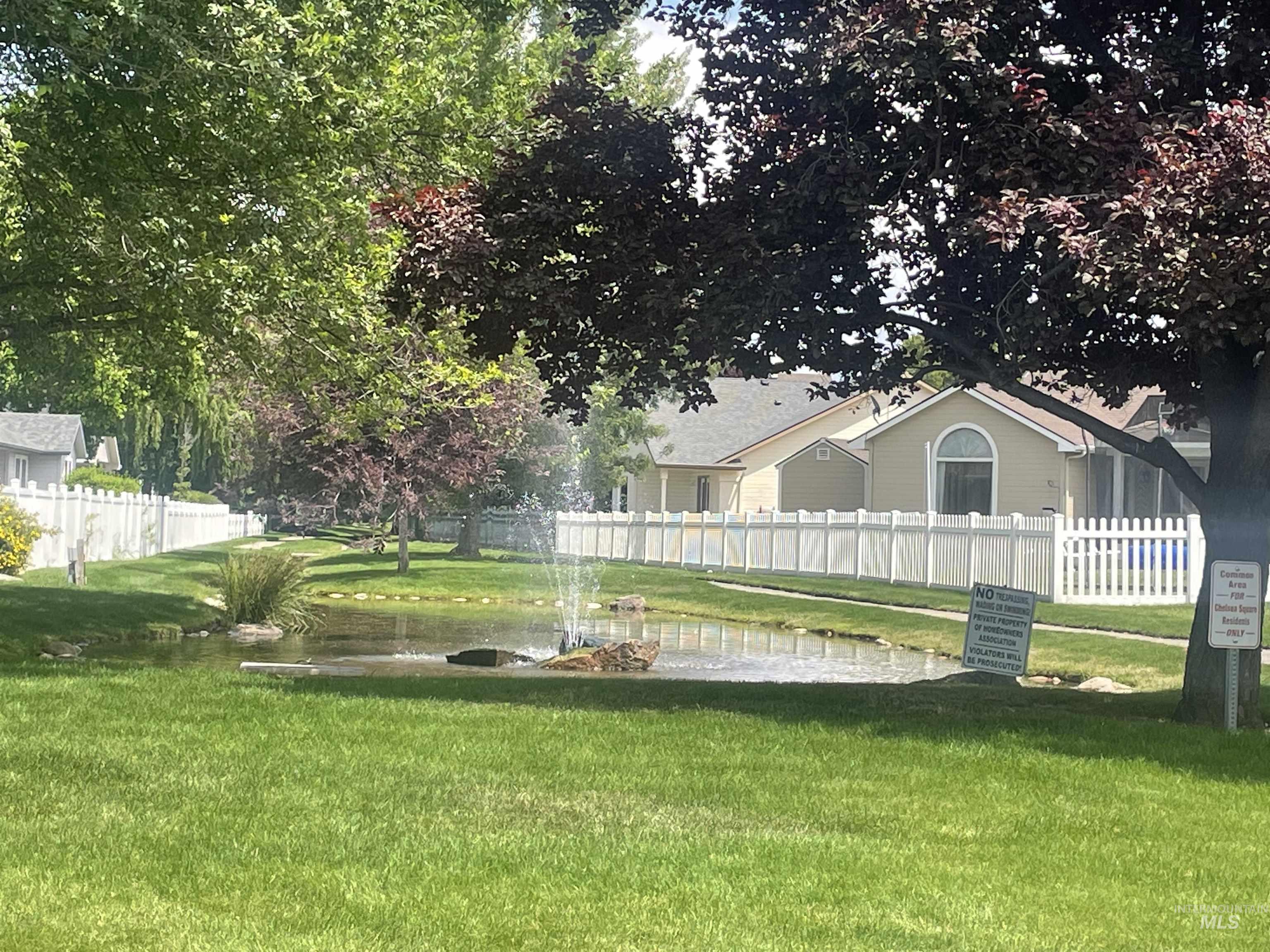 12370 W Meadow Wood Dr