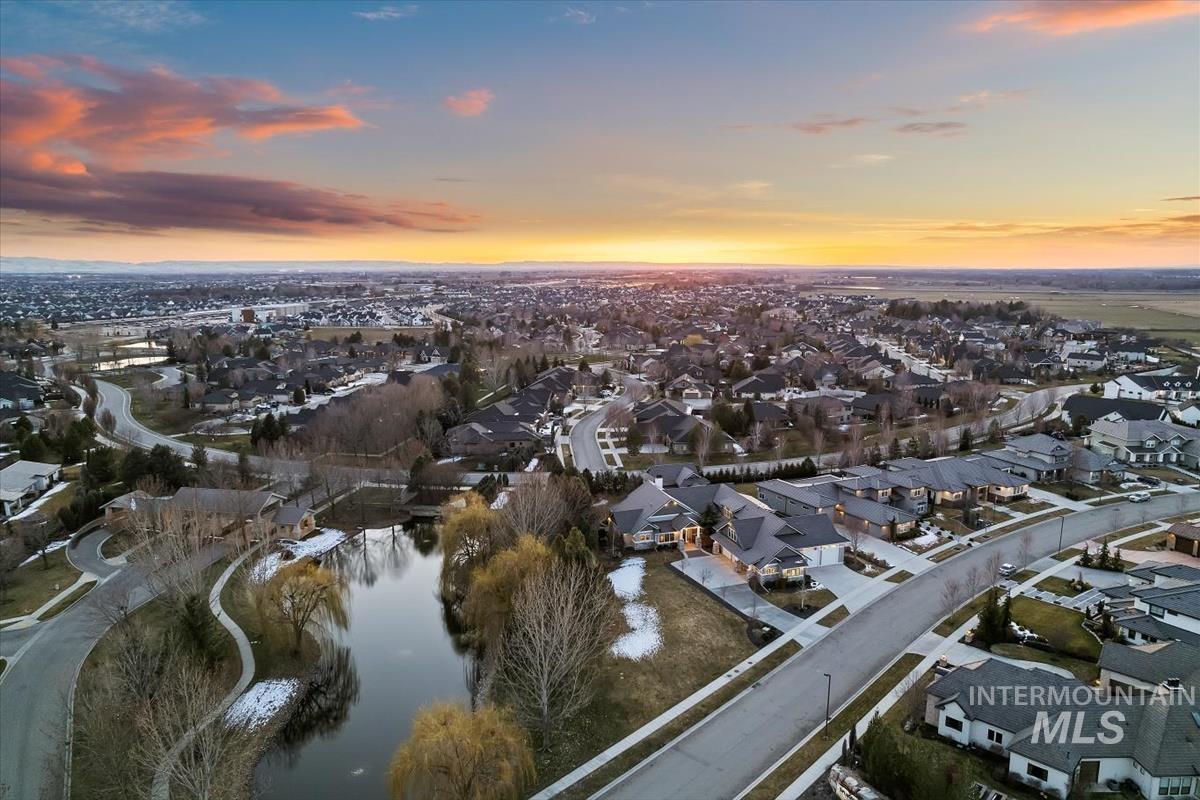 7009 N Spurwing Rim Pl