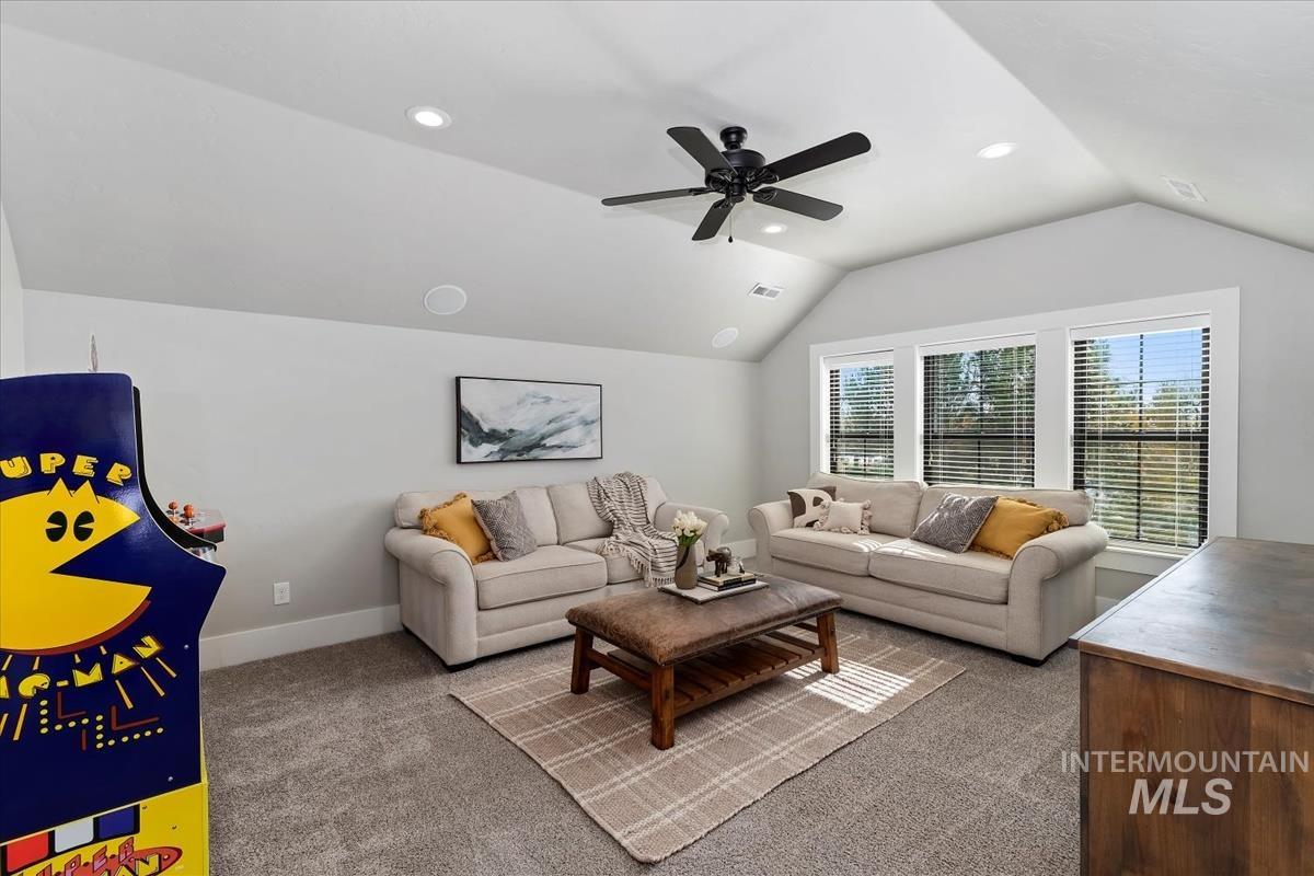 7009 N Spurwing Rim Pl