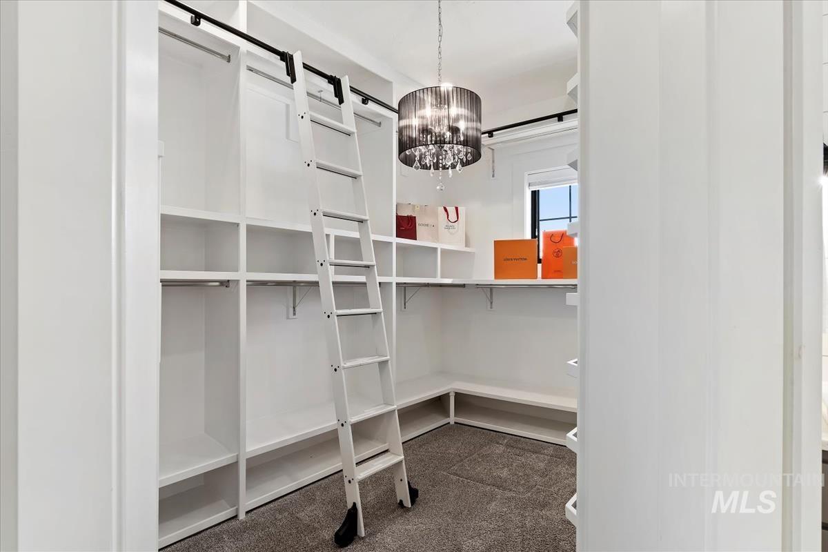 7009 N Spurwing Rim Pl