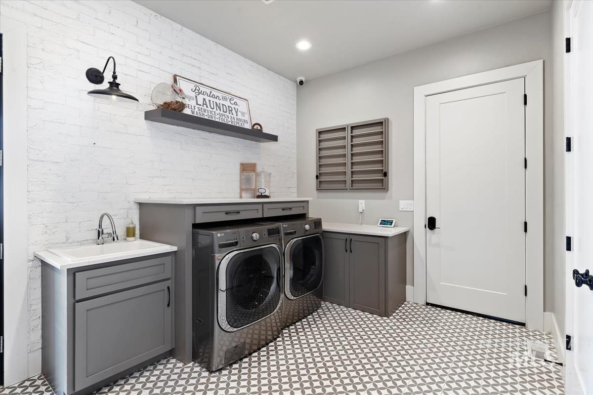 7009 N Spurwing Rim Pl