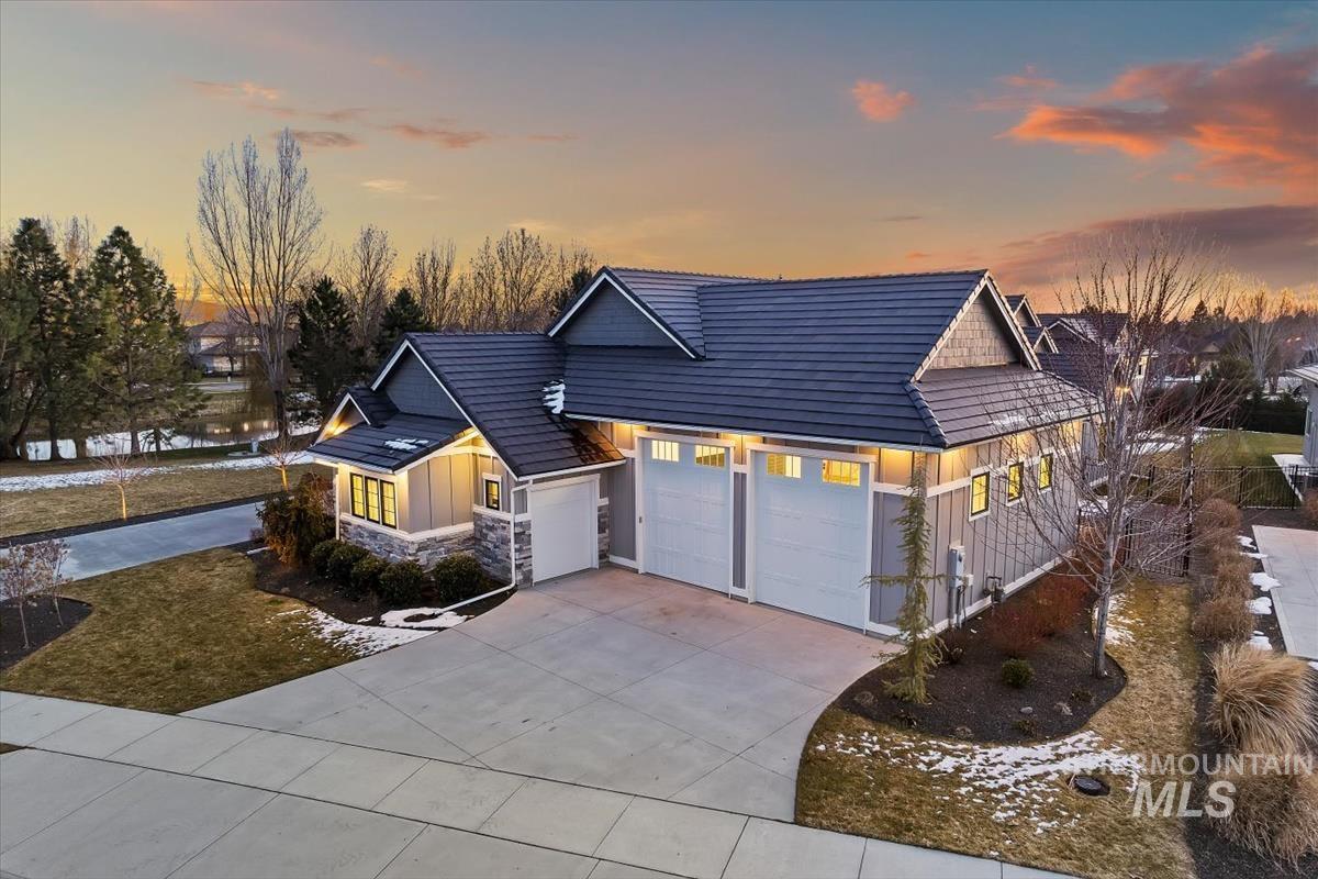 7009 N Spurwing Rim Pl