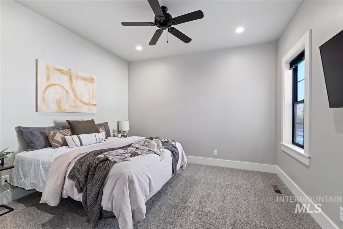 7009 N Spurwing Rim Pl