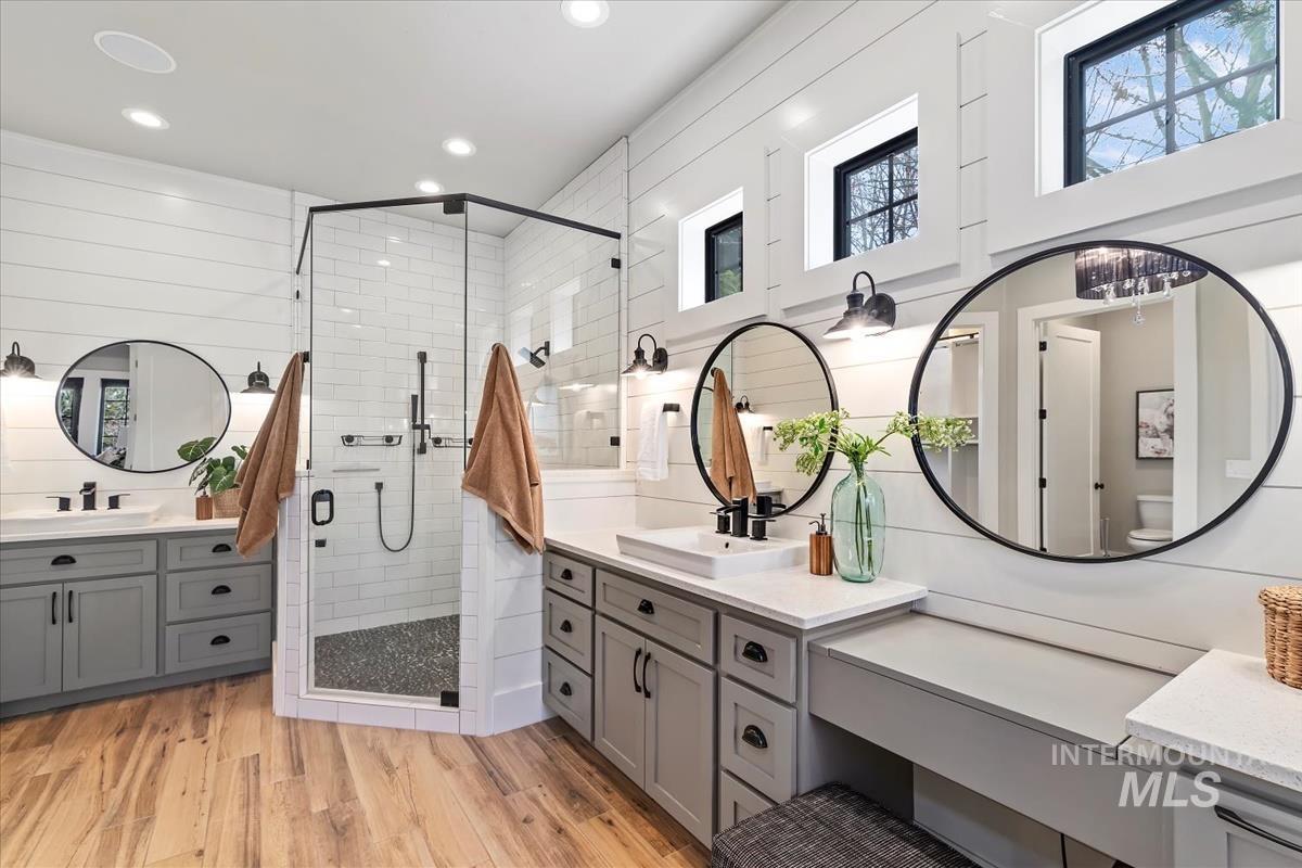 7009 N Spurwing Rim Pl