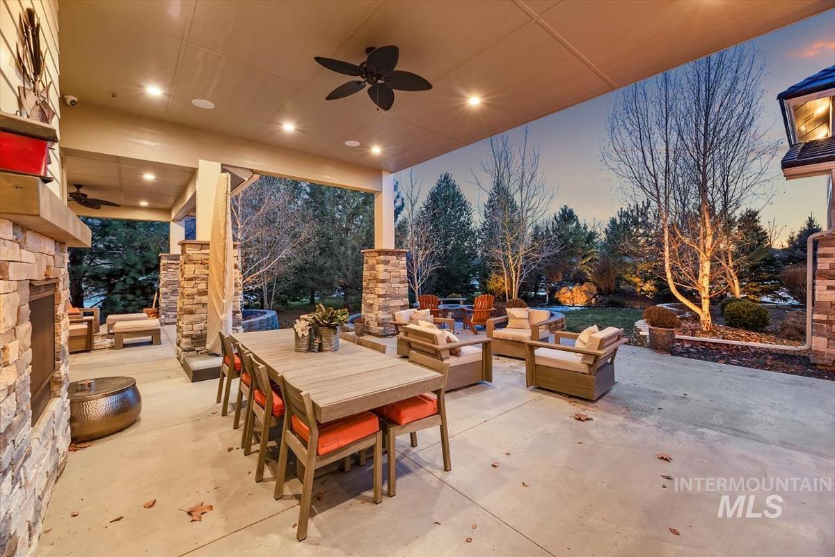 7009 N Spurwing Rim Pl