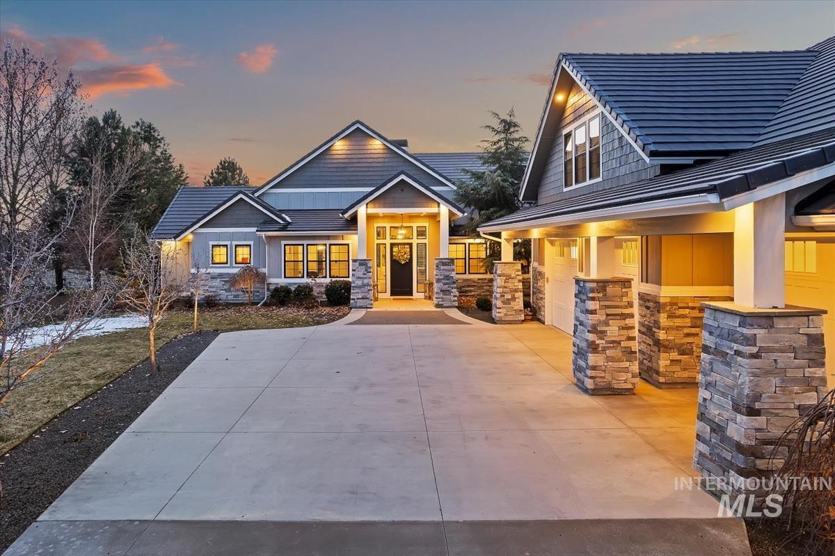 7009 N Spurwing Rim Pl