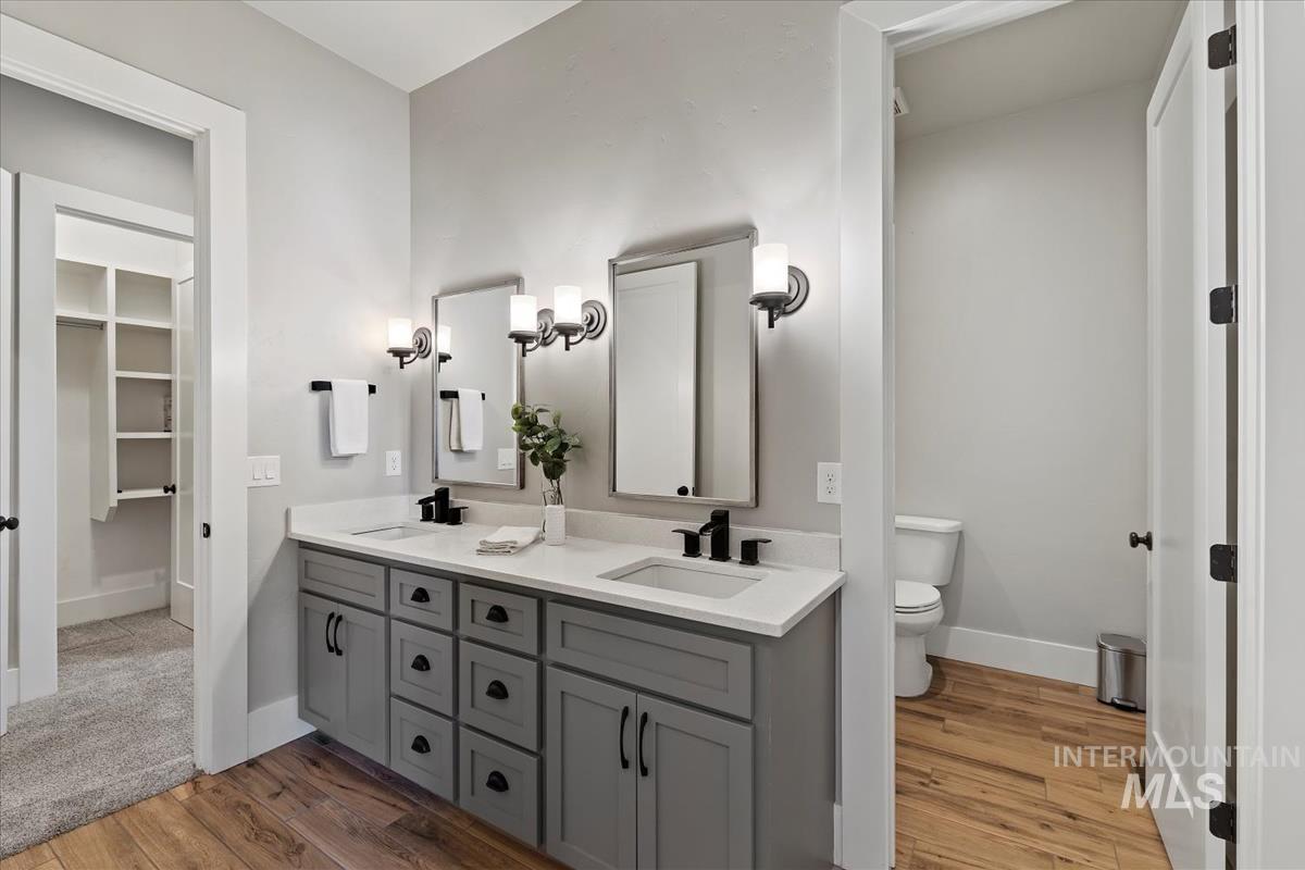 7009 N Spurwing Rim Pl