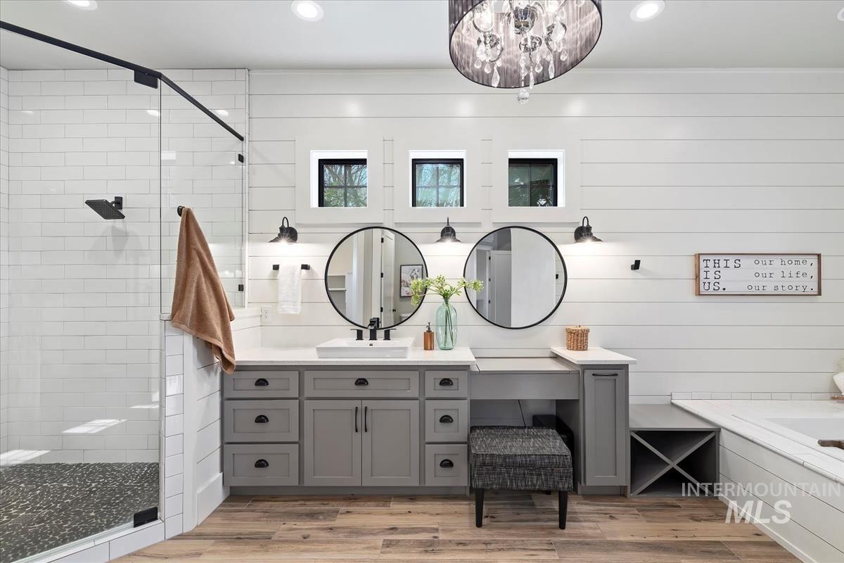 7009 N Spurwing Rim Pl