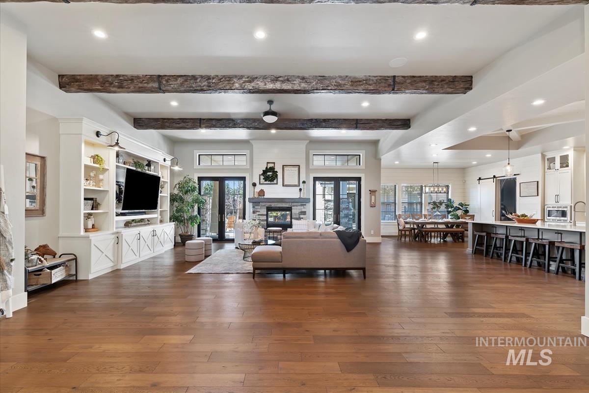 7009 N Spurwing Rim Pl