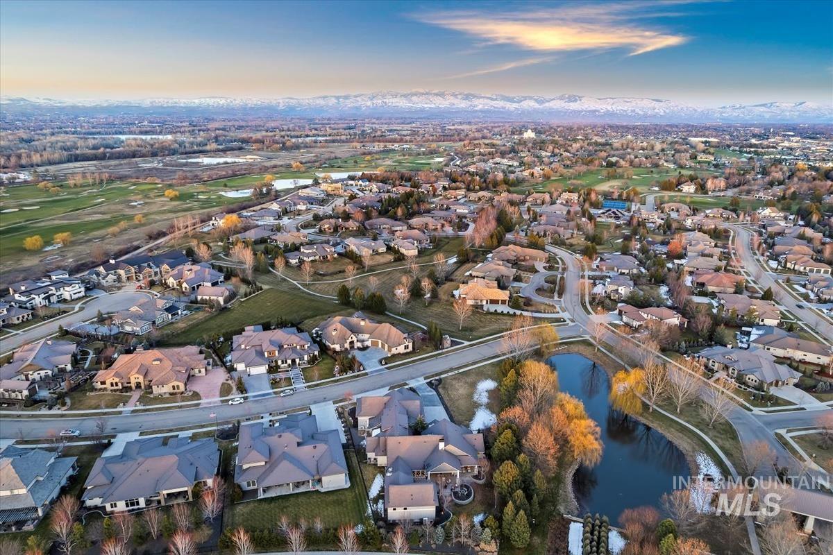 7009 N Spurwing Rim Pl