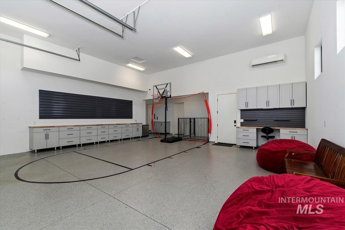 7009 N Spurwing Rim Pl