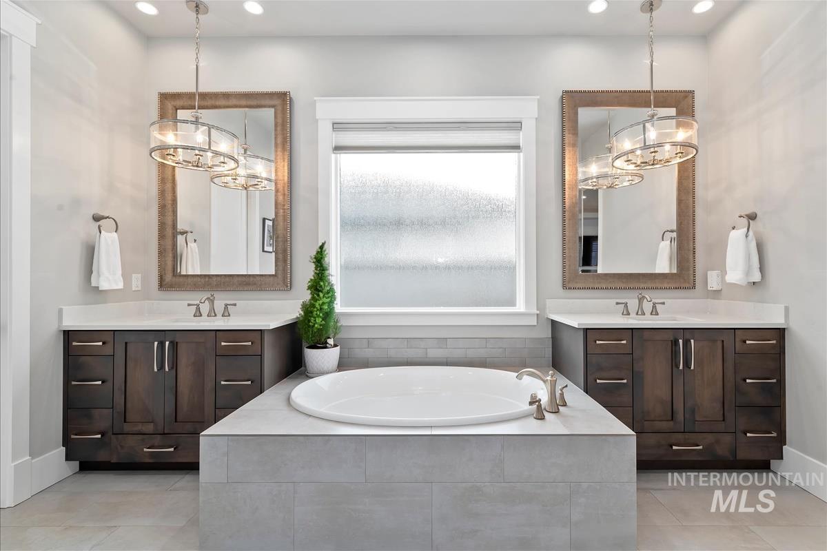 4904 W Frenchglen Dr