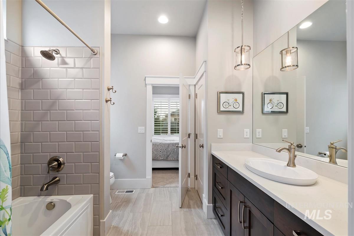 4904 W Frenchglen Dr