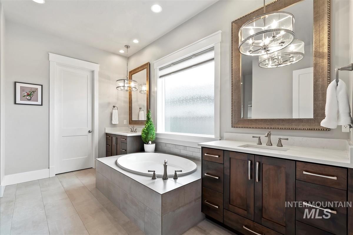 4904 W Frenchglen Dr