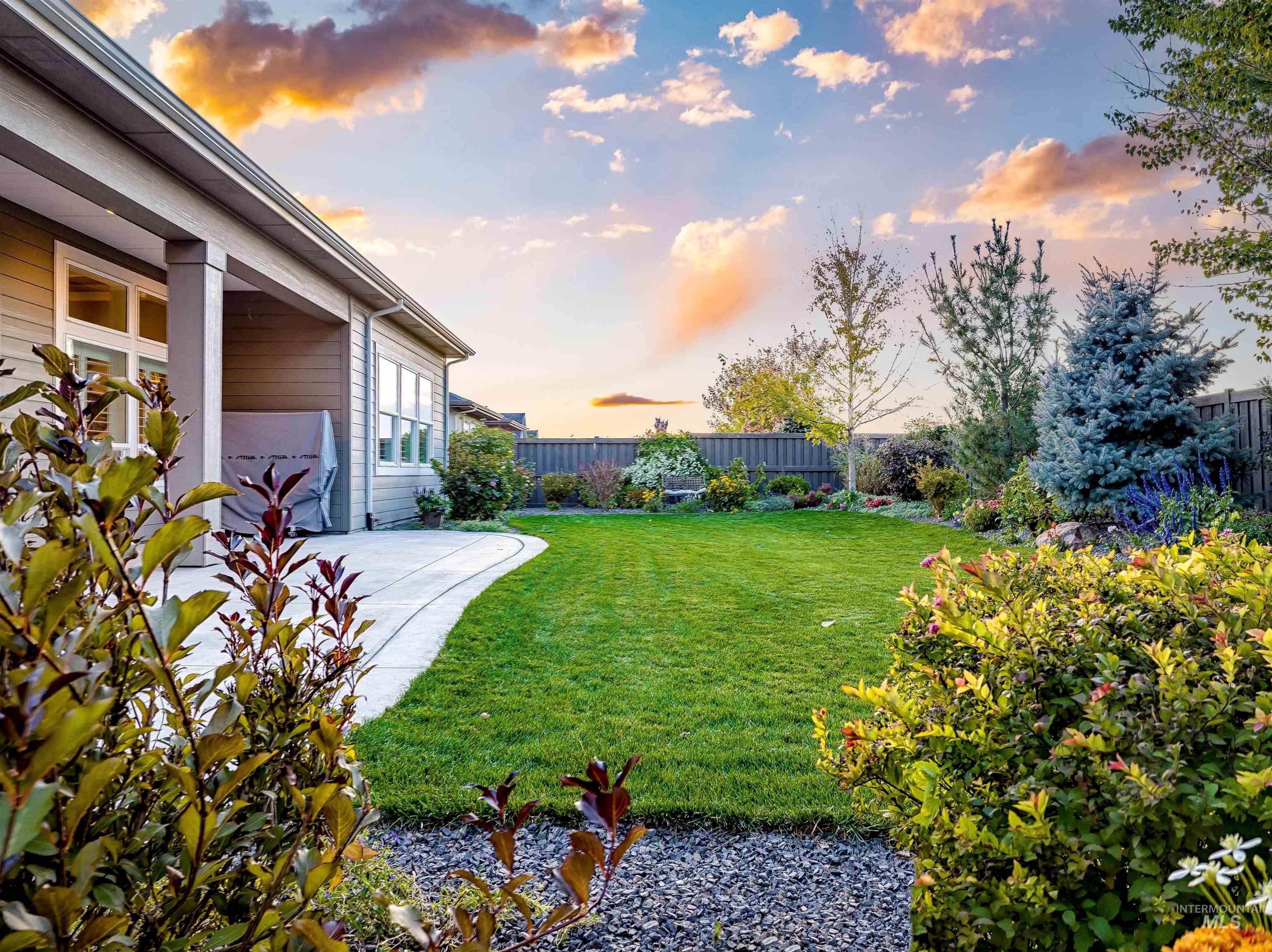 4904 W Frenchglen Dr