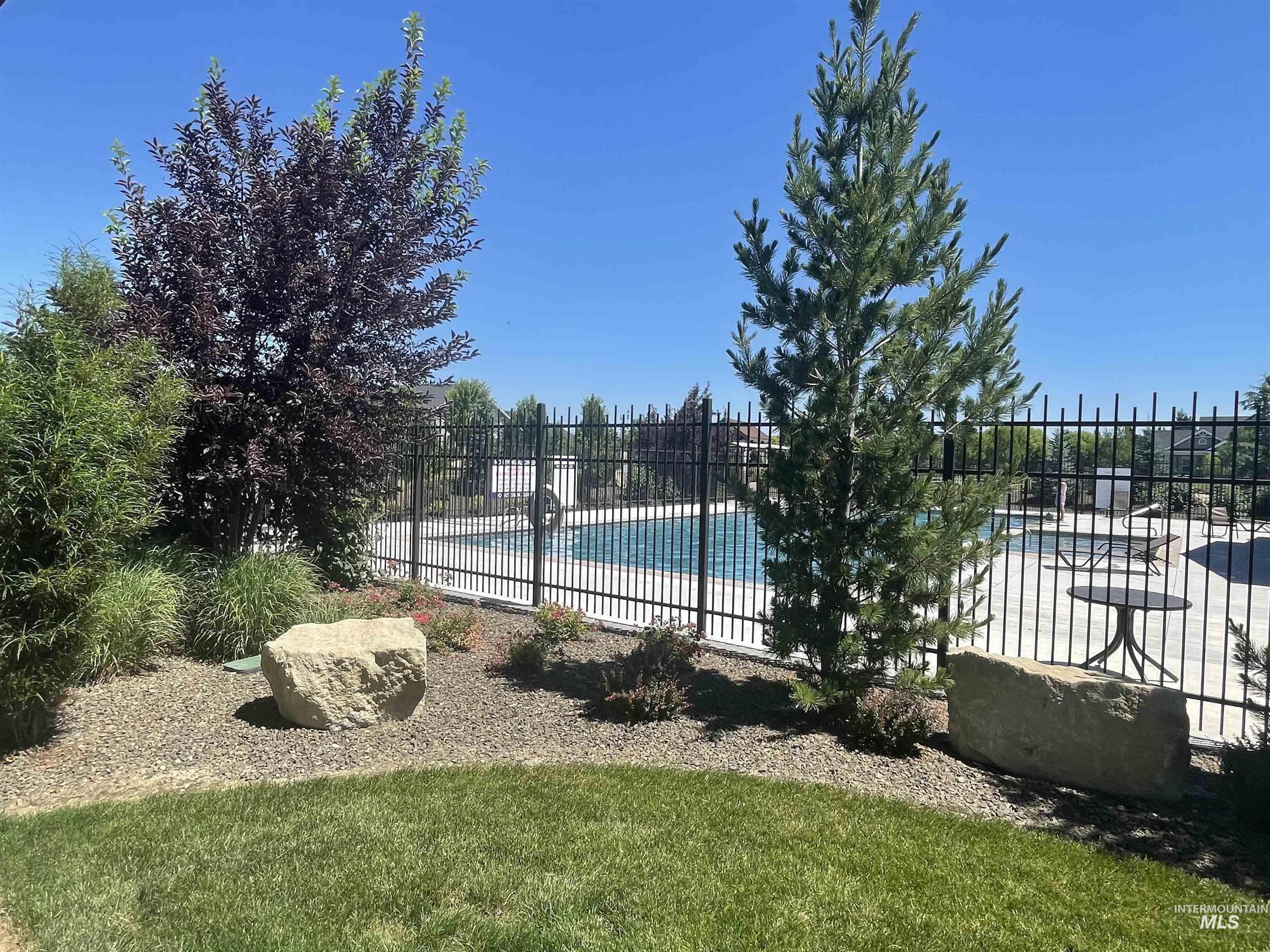 4904 W Frenchglen Dr