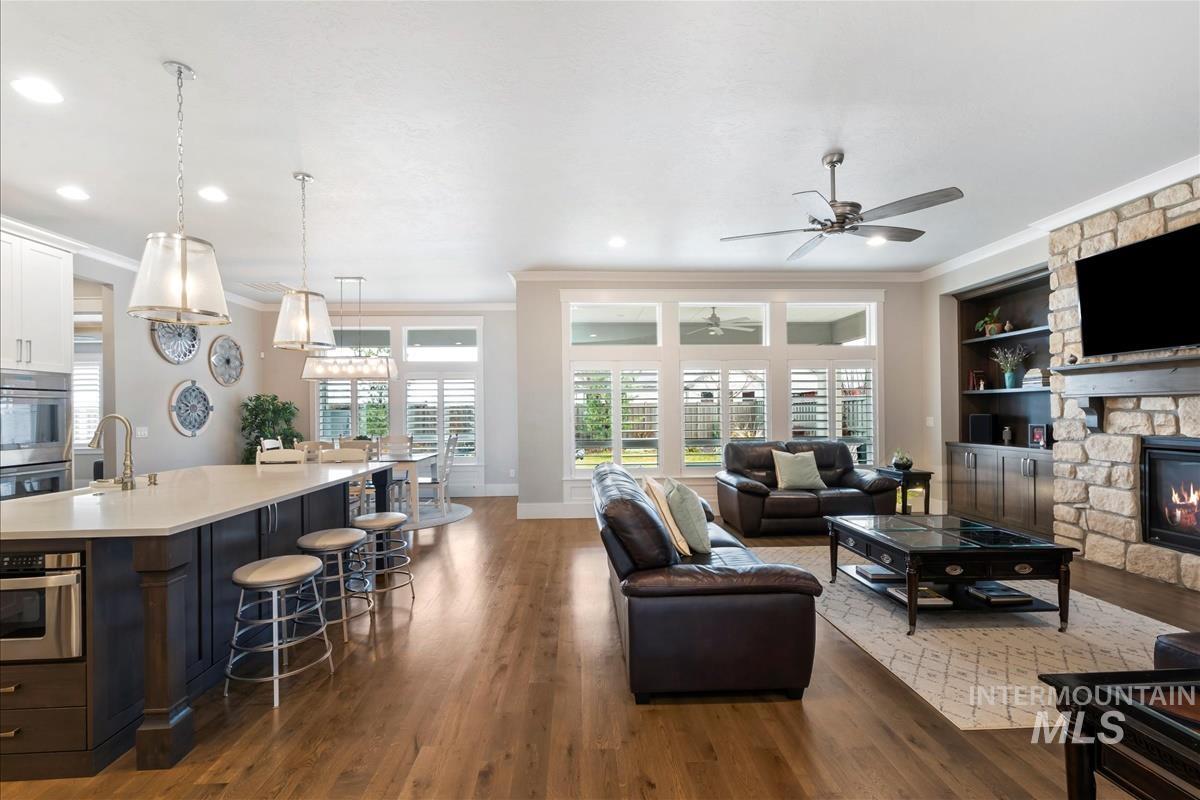 4904 W Frenchglen Dr