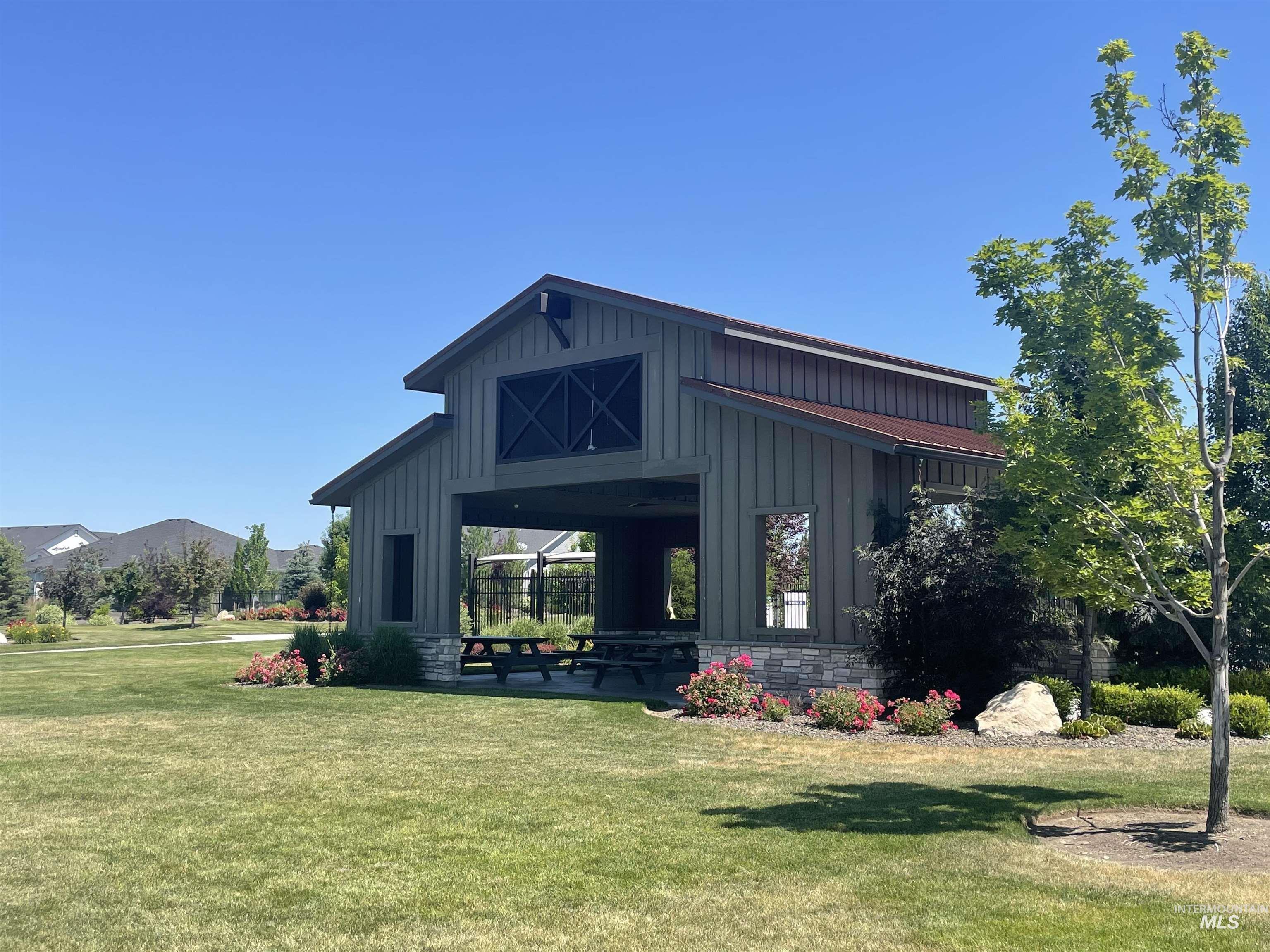 4904 W Frenchglen Dr