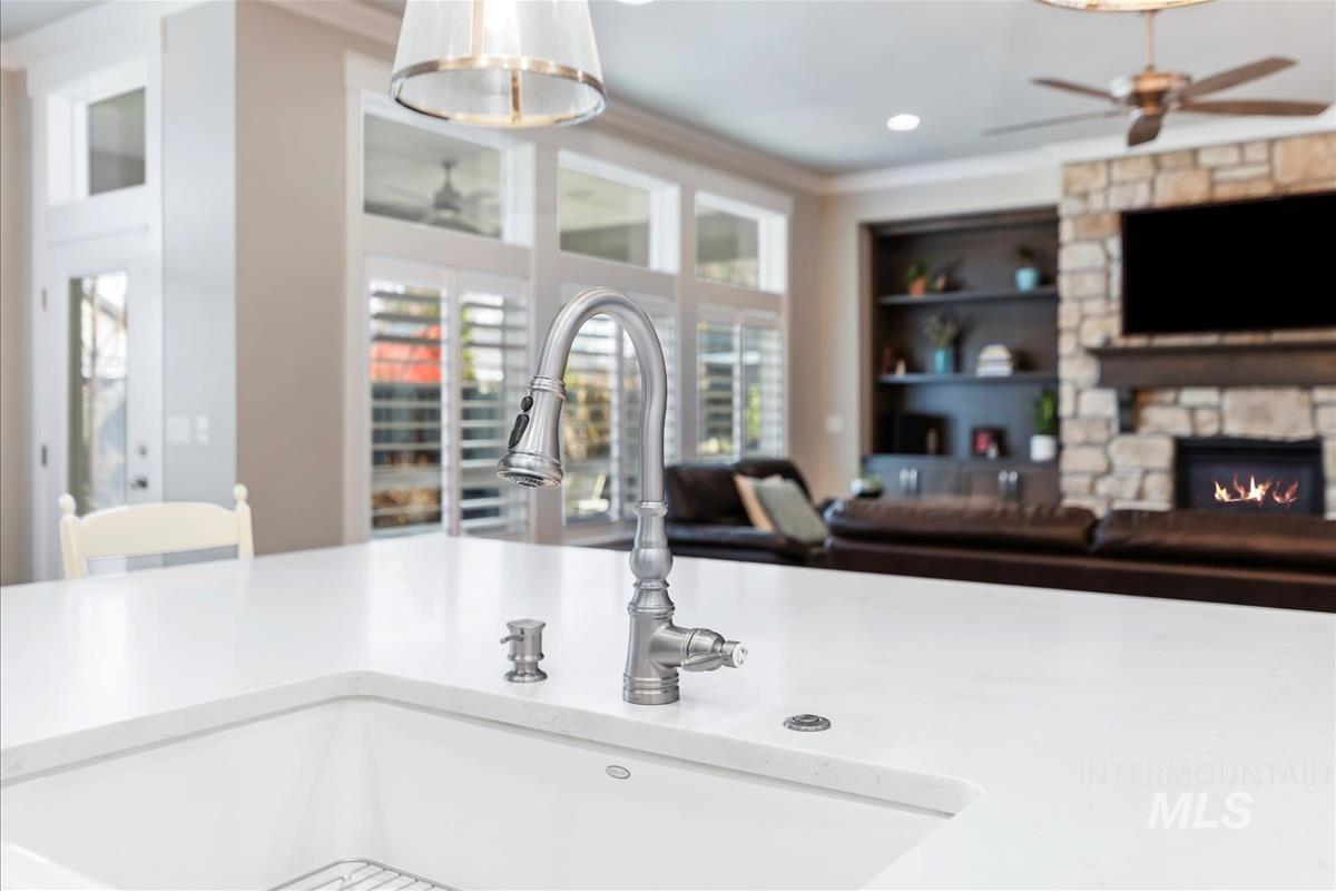 4904 W Frenchglen Dr