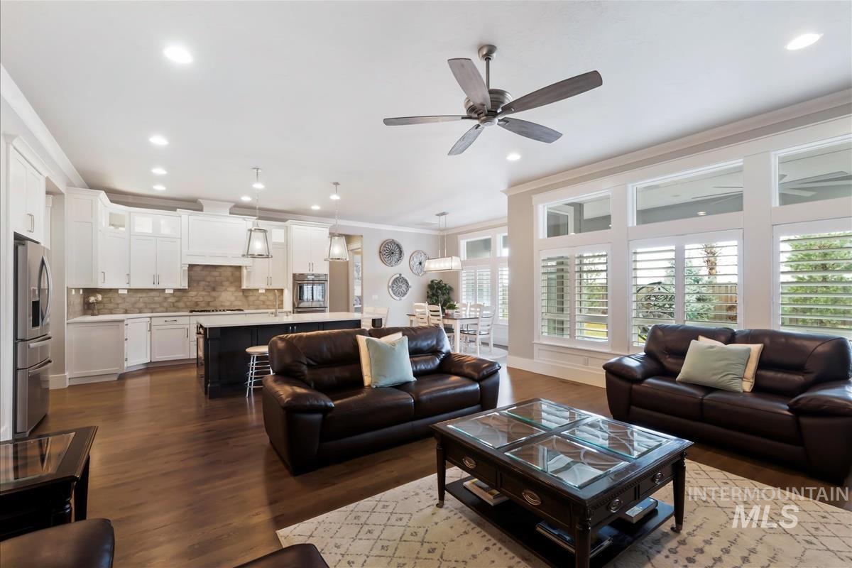 4904 W Frenchglen Dr