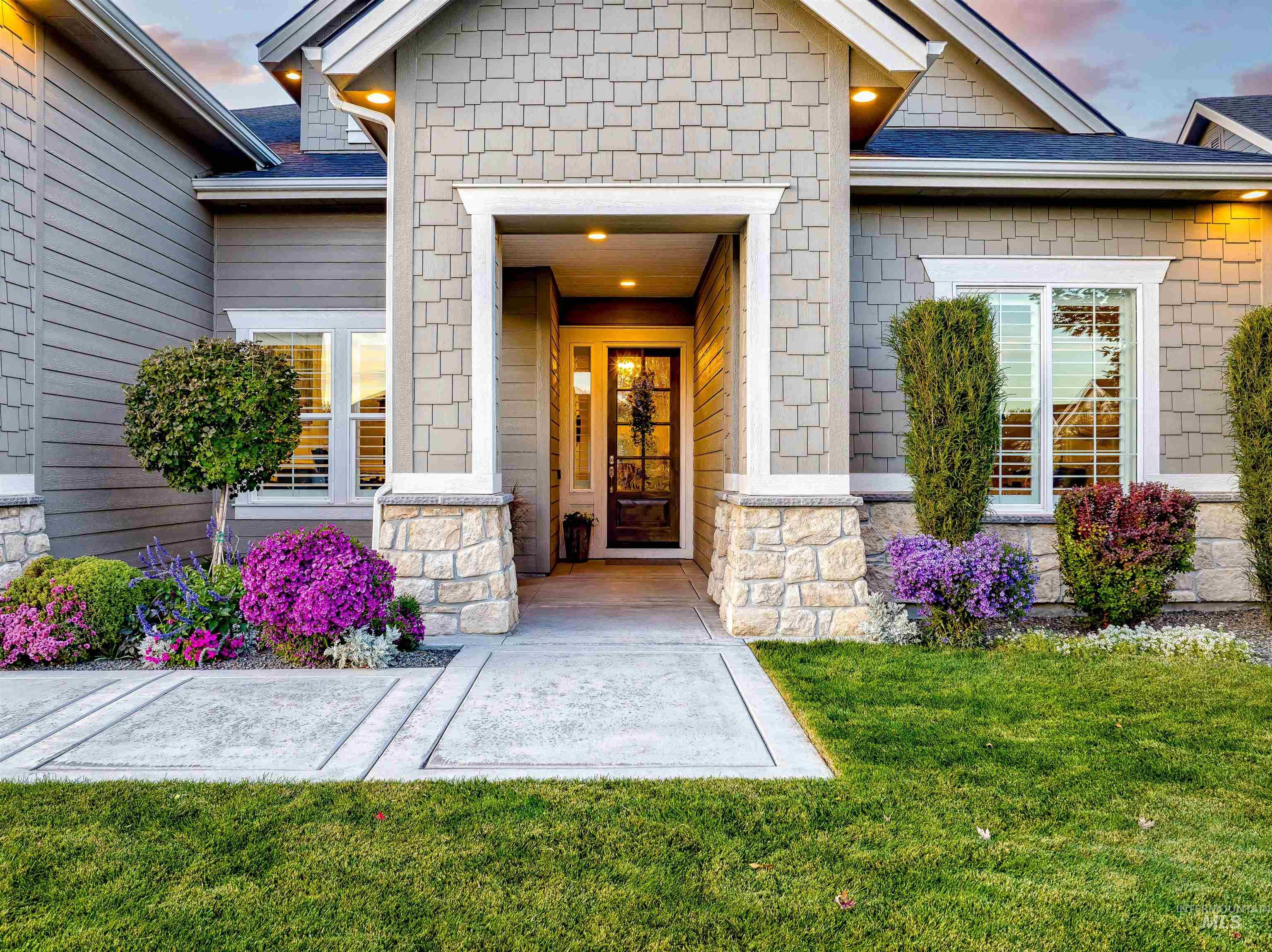 4904 W Frenchglen Dr