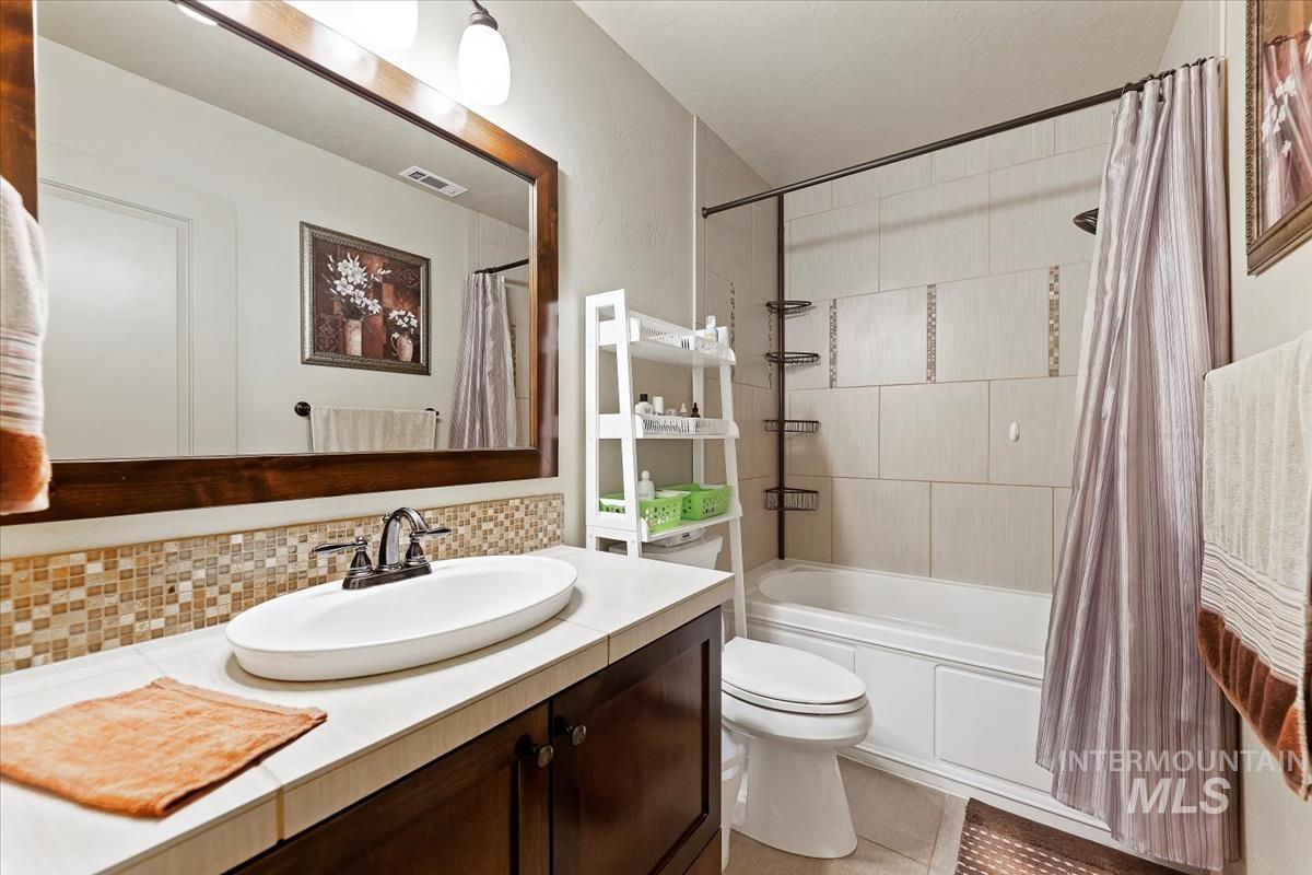 3880 W Magic Spruce Dr