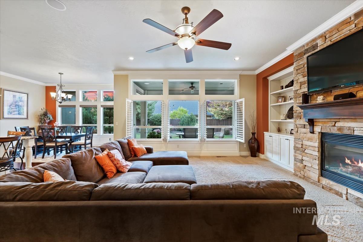 3880 W Magic Spruce Dr