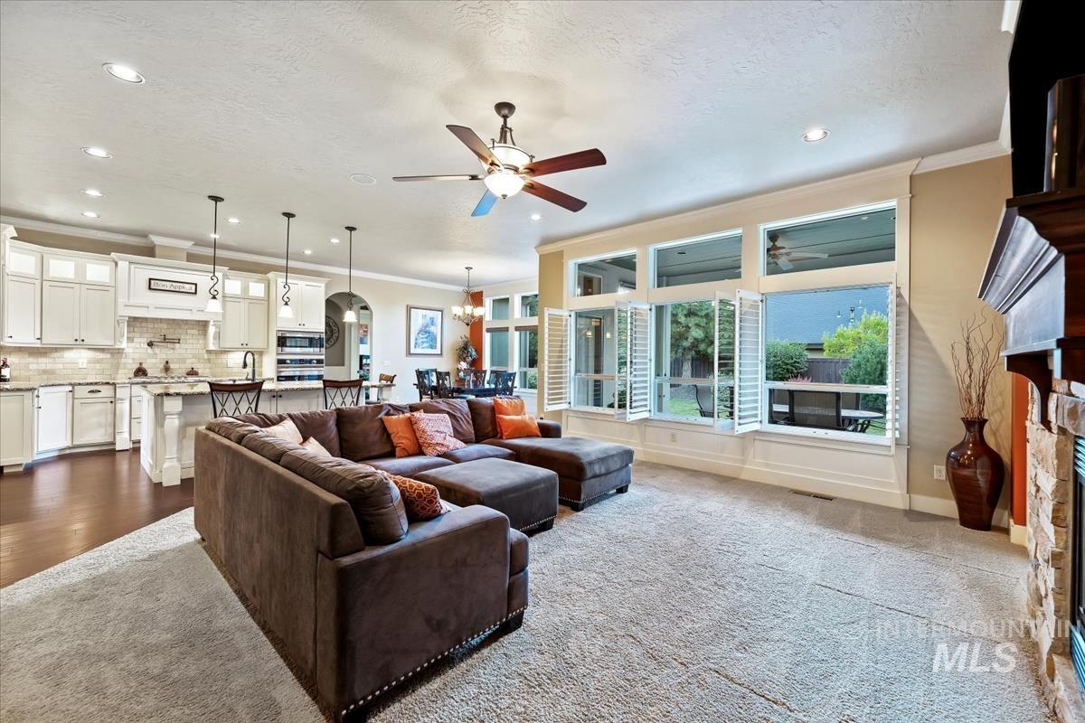 3880 W Magic Spruce Dr