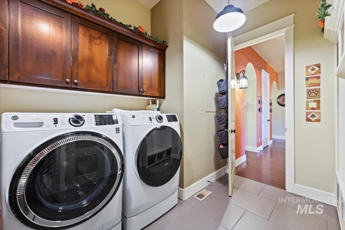 3880 W Magic Spruce Dr