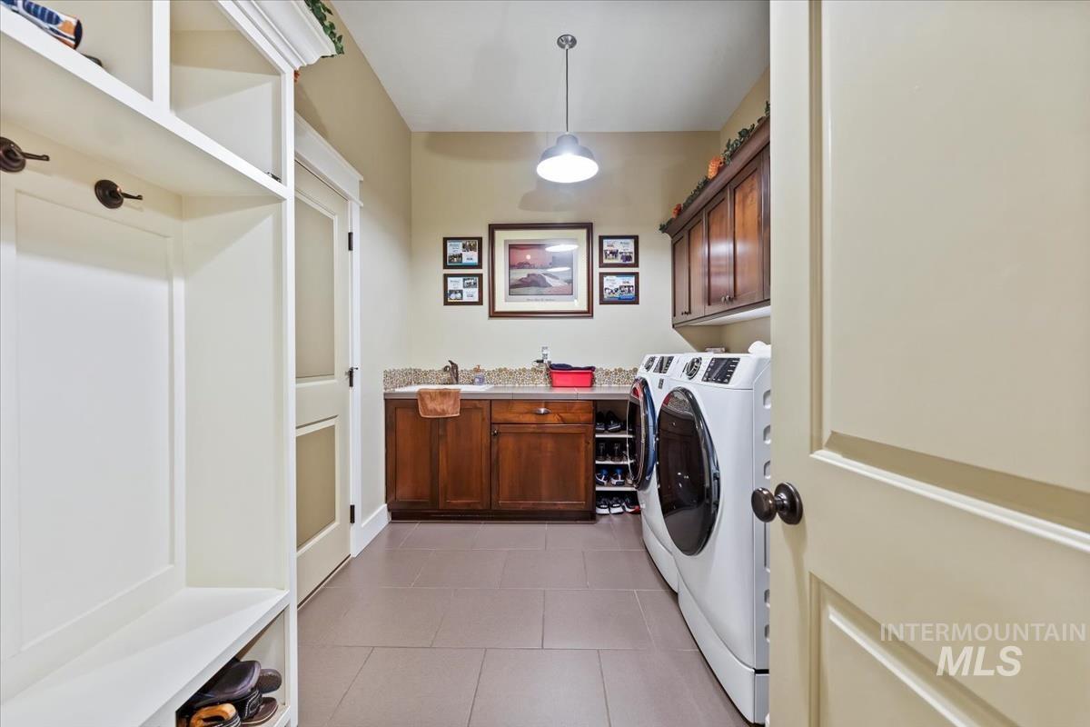 3880 W Magic Spruce Dr