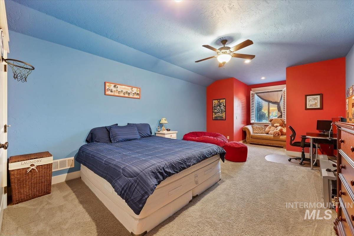 3880 W Magic Spruce Dr