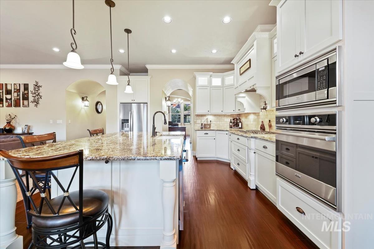 3880 W Magic Spruce Dr