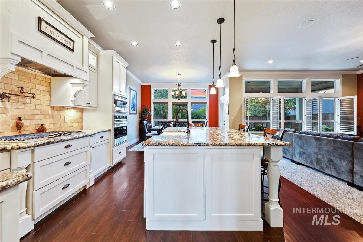 3880 W Magic Spruce Dr