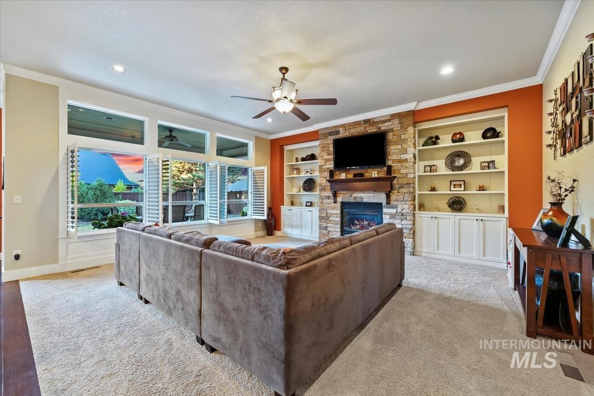 3880 W Magic Spruce Dr