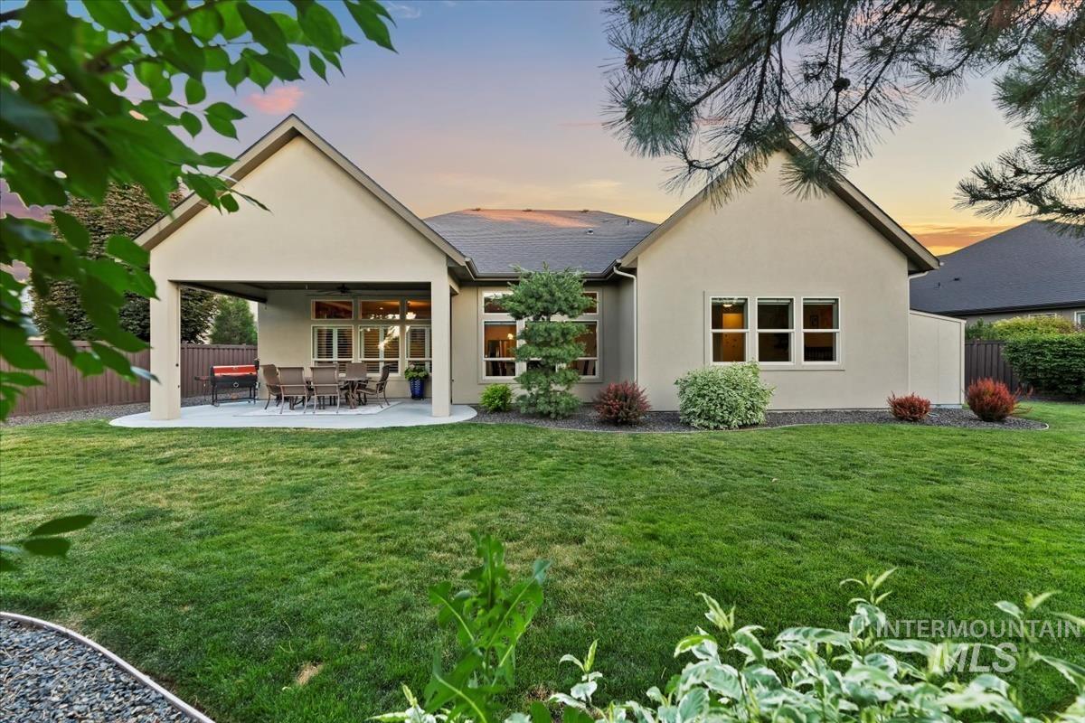 3880 W Magic Spruce Dr