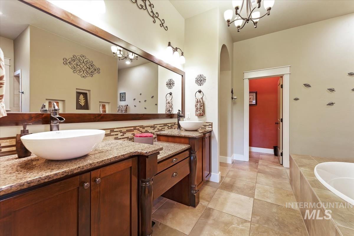 3880 W Magic Spruce Dr