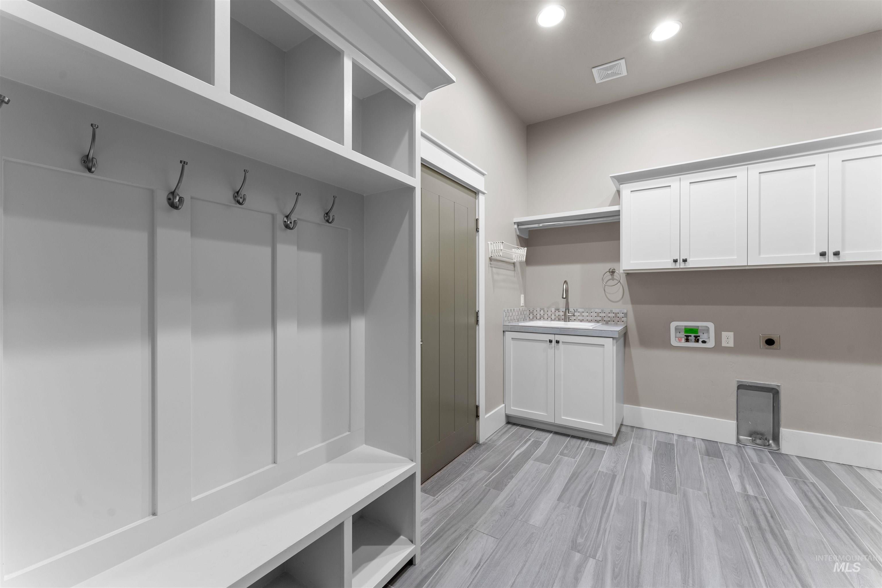 3636 W Heidelberg St