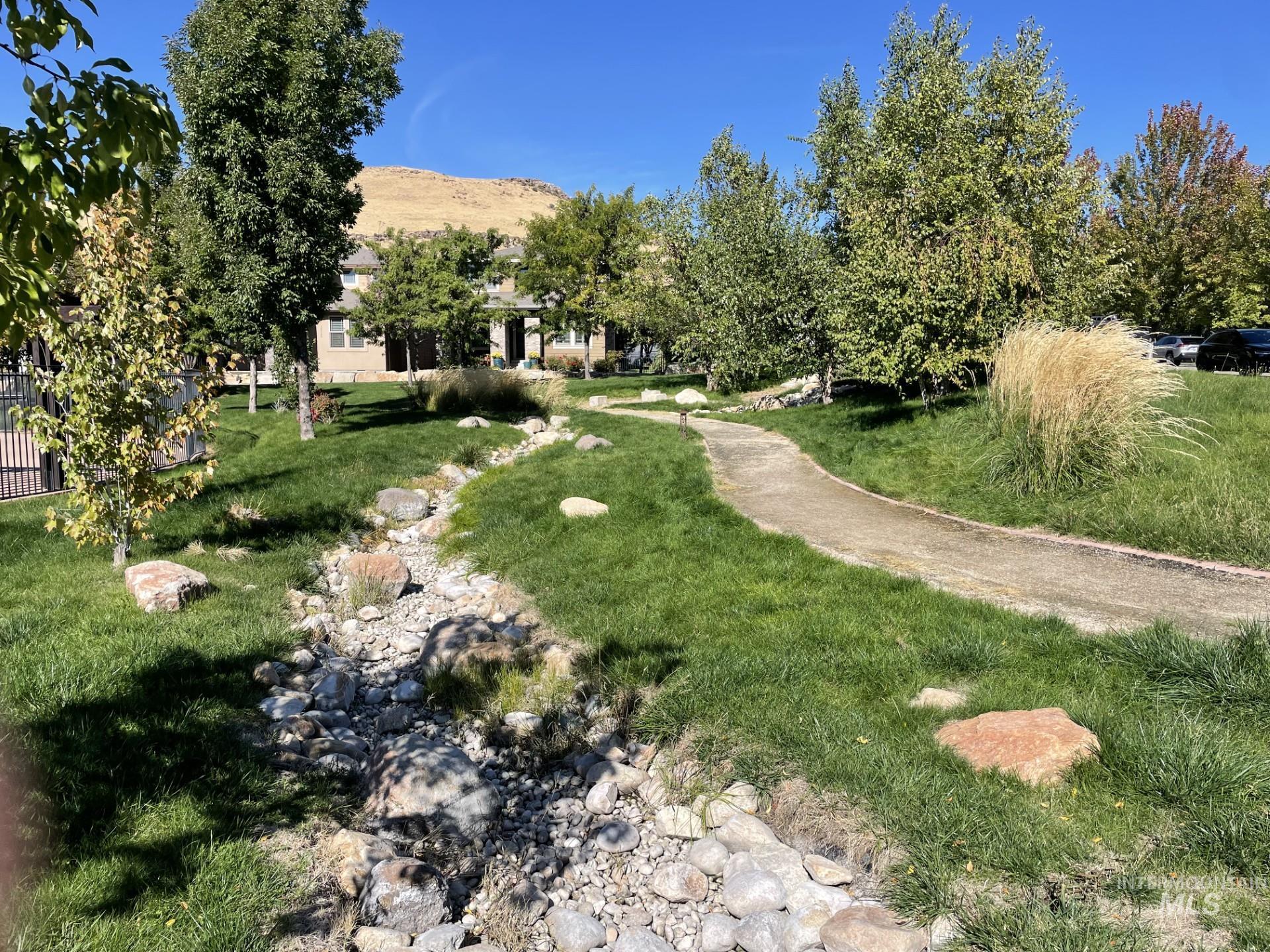 2768 S Trailwood Way