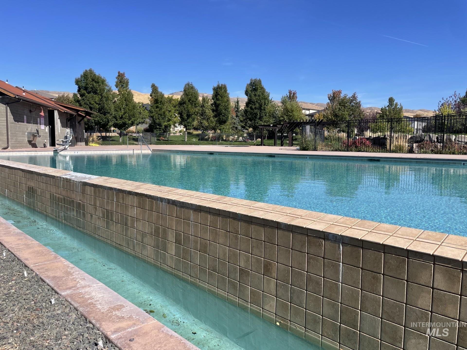 2768 S Trailwood Way