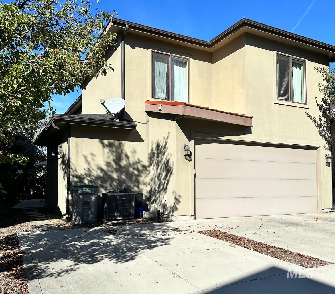 2768 S Trailwood Way