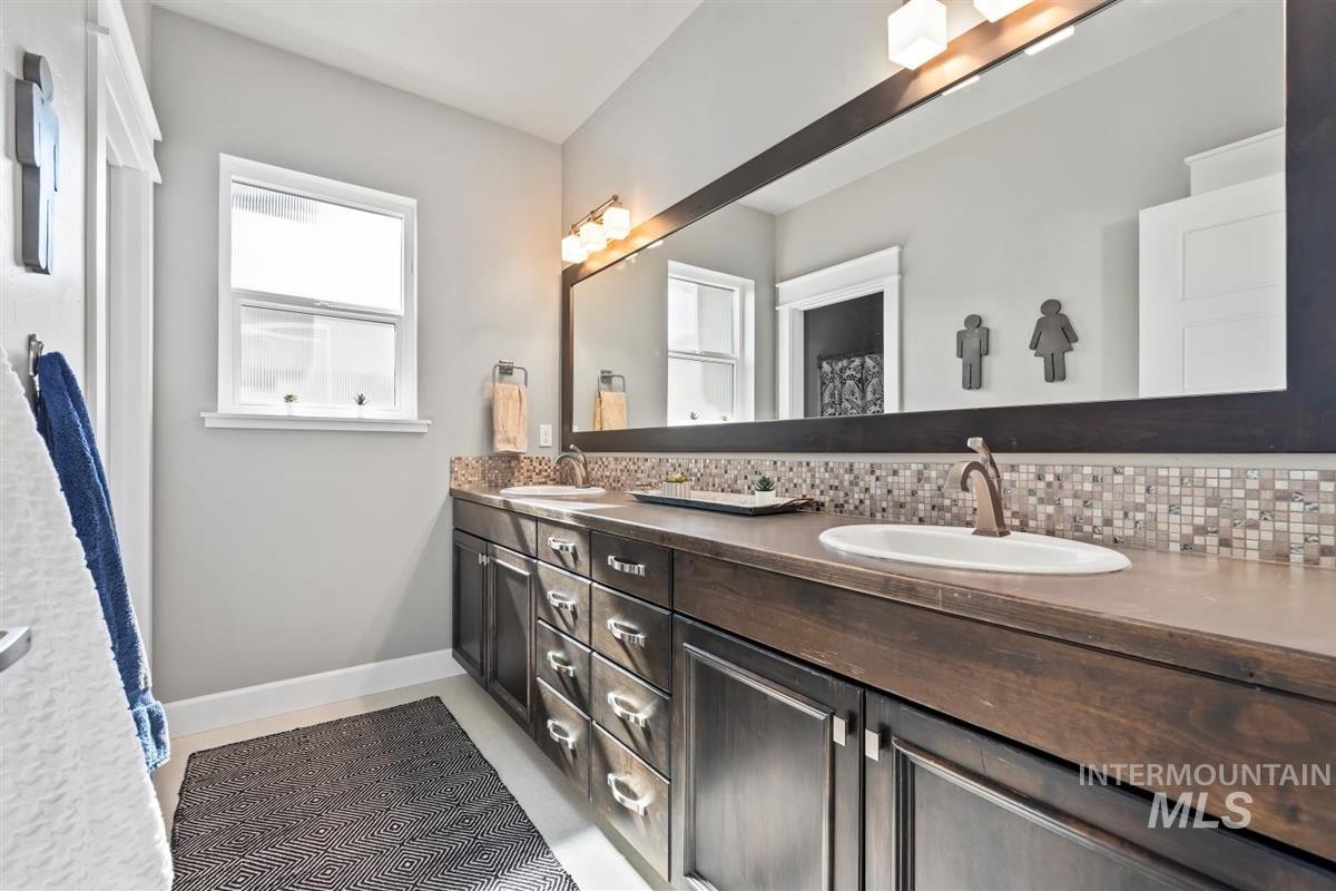 2768 S Trailwood Way