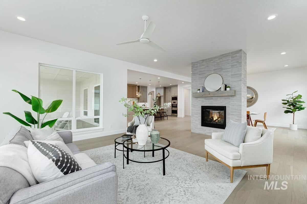 13456 N Tierra Linda Way