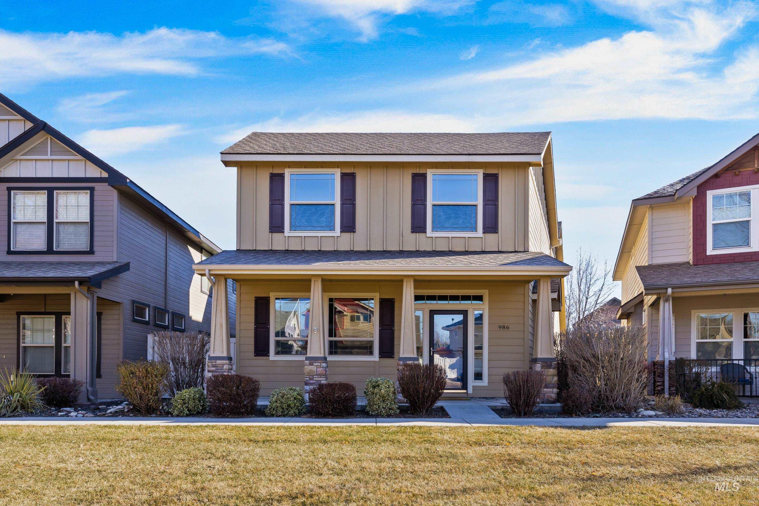 986 E Winding Creek Dr