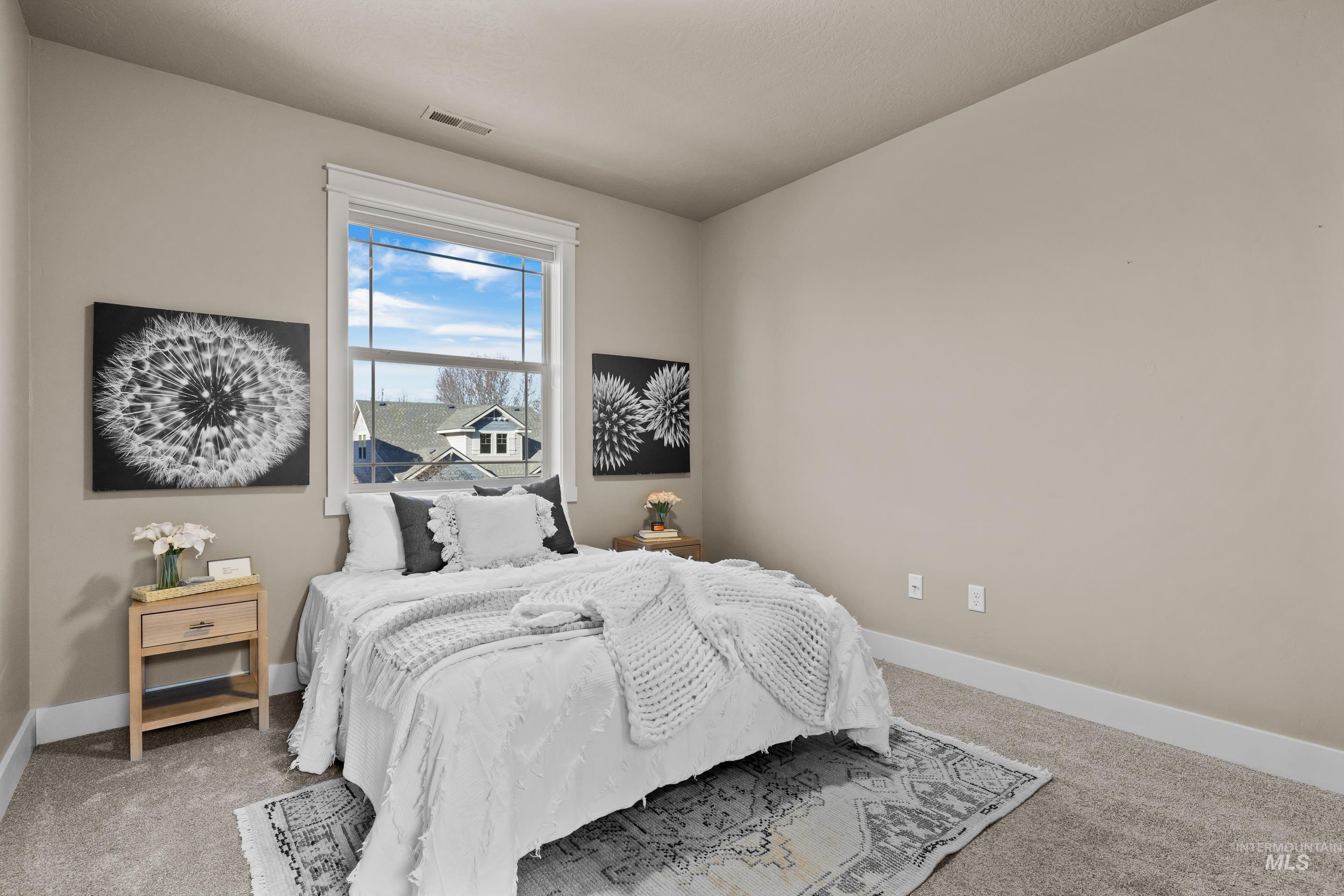 986 E Winding Creek Dr